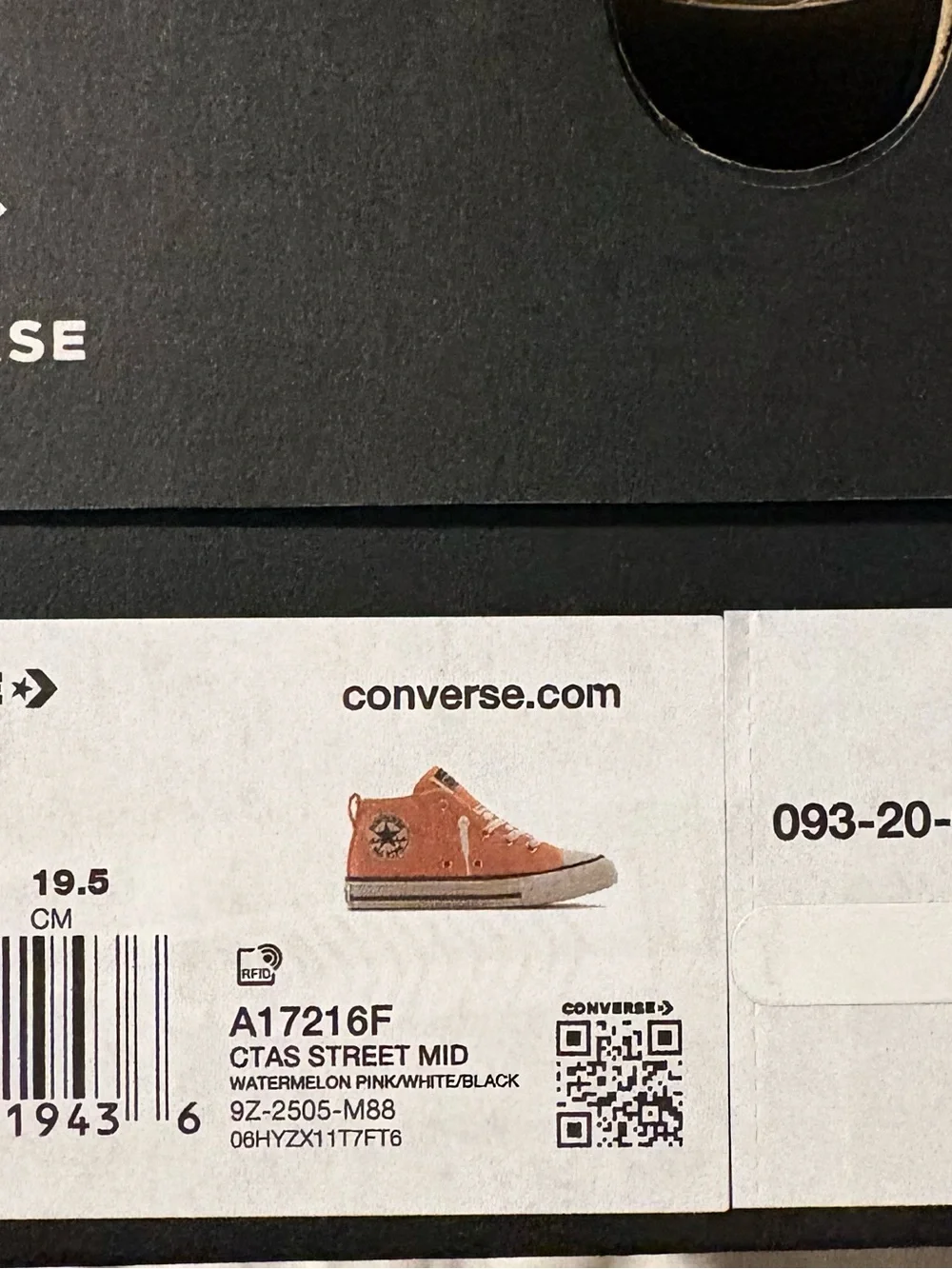 Converse Chuck Taylor All Star Youth Size 1 Pink Street Mid